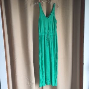 Long green maxi dress with waist tie